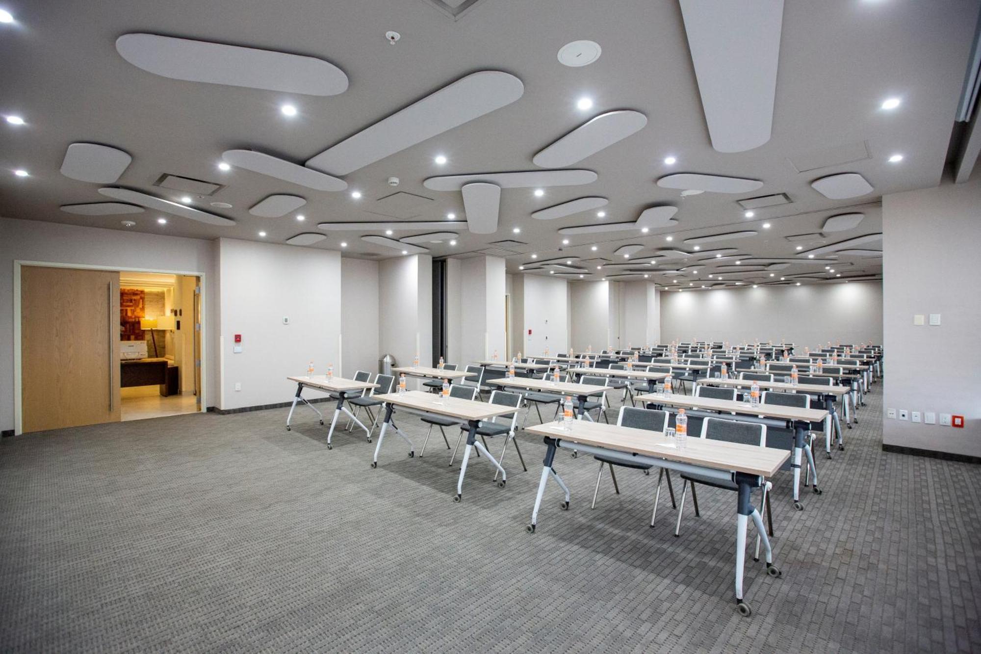 Metria Hotel Leon Luaran gambar Meeting room