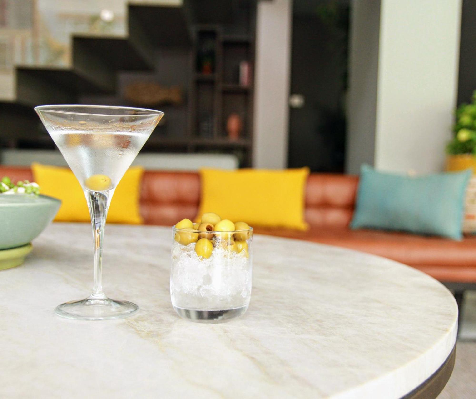Metria Hotel Leon Luaran gambar A martini
